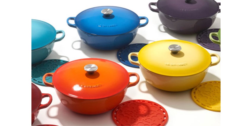 https://ilcshop.i-love-christmas.com/image/cache/catalog/ebay_articles/lecreuset%20colors-850x425.jpg